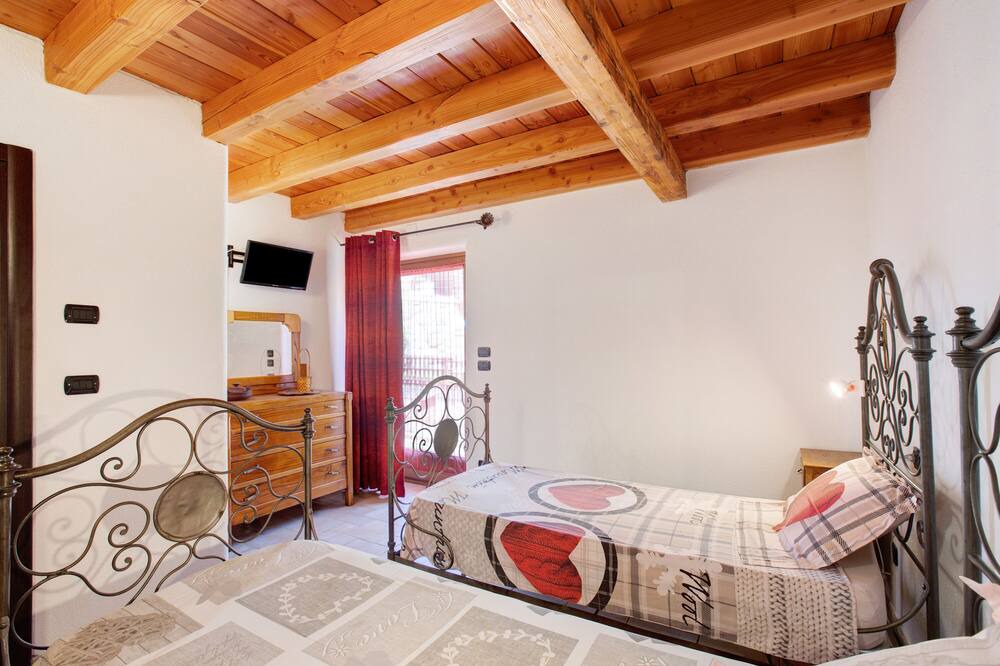 Photo of Bedroom in Chantignan