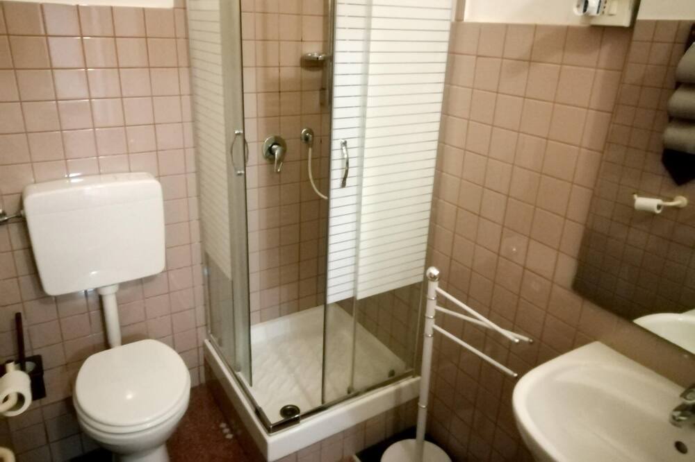Photo of Bathroom in Foce
