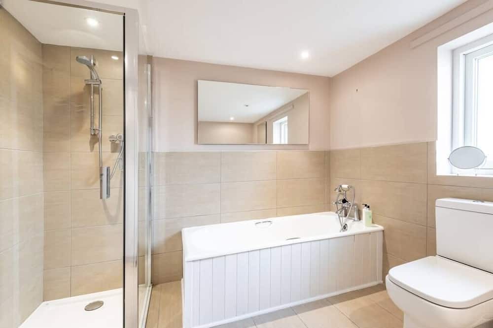 Photo of Bathroom in Blebo Craigs