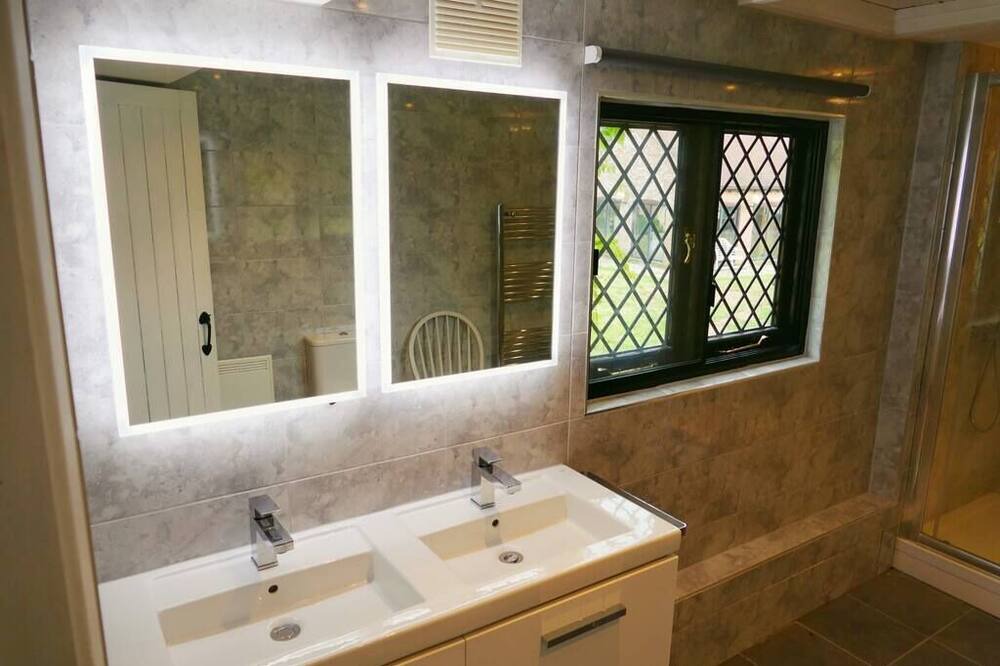 Photo of Bathroom in Upper Dicker
