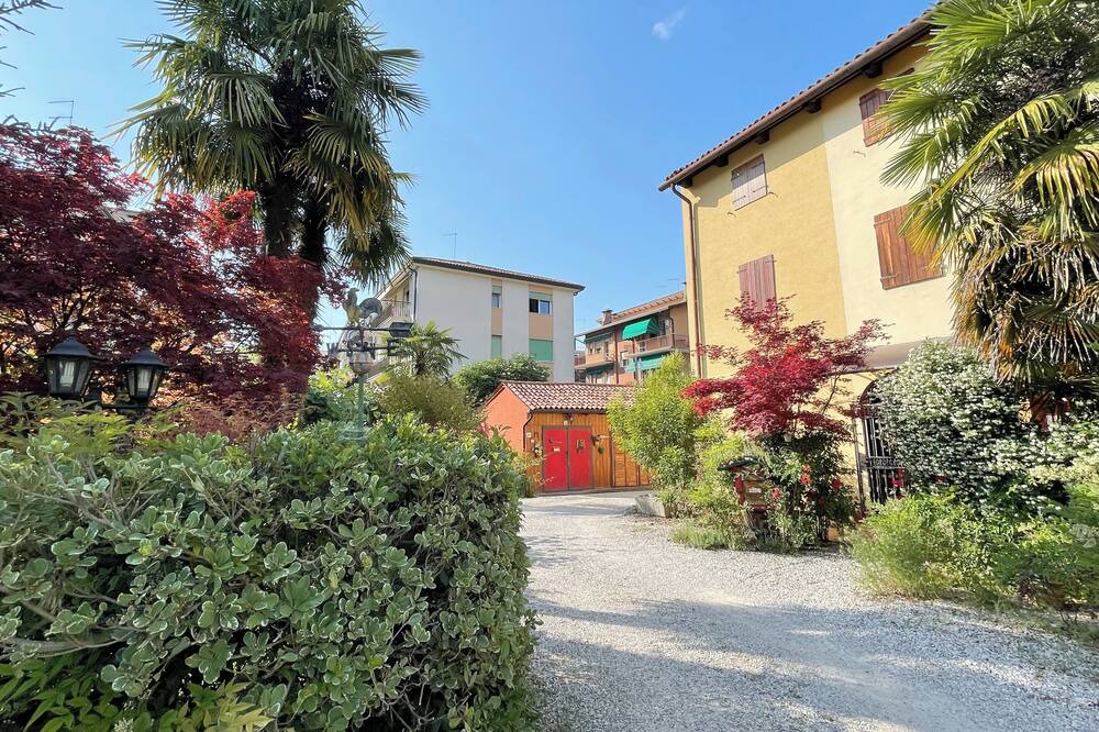 Photo of Others in Zelarino