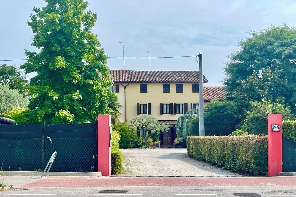 Photo of Others in Zelarino