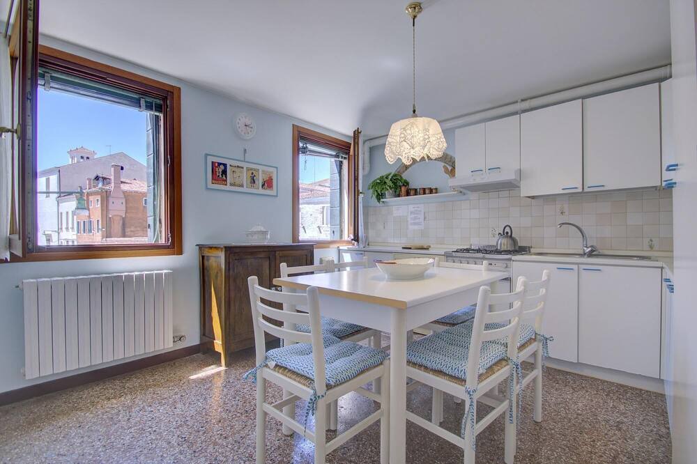 Photo of Kitchen in Dorsoduro