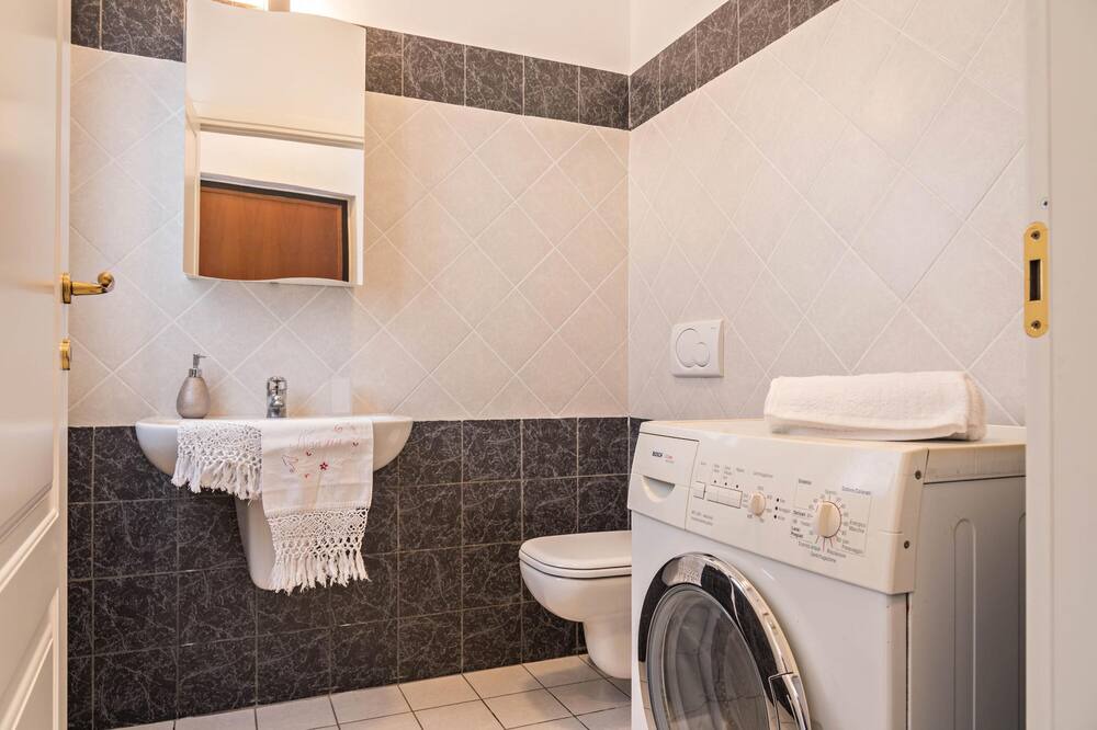 Photo of Bathroom in Laveno