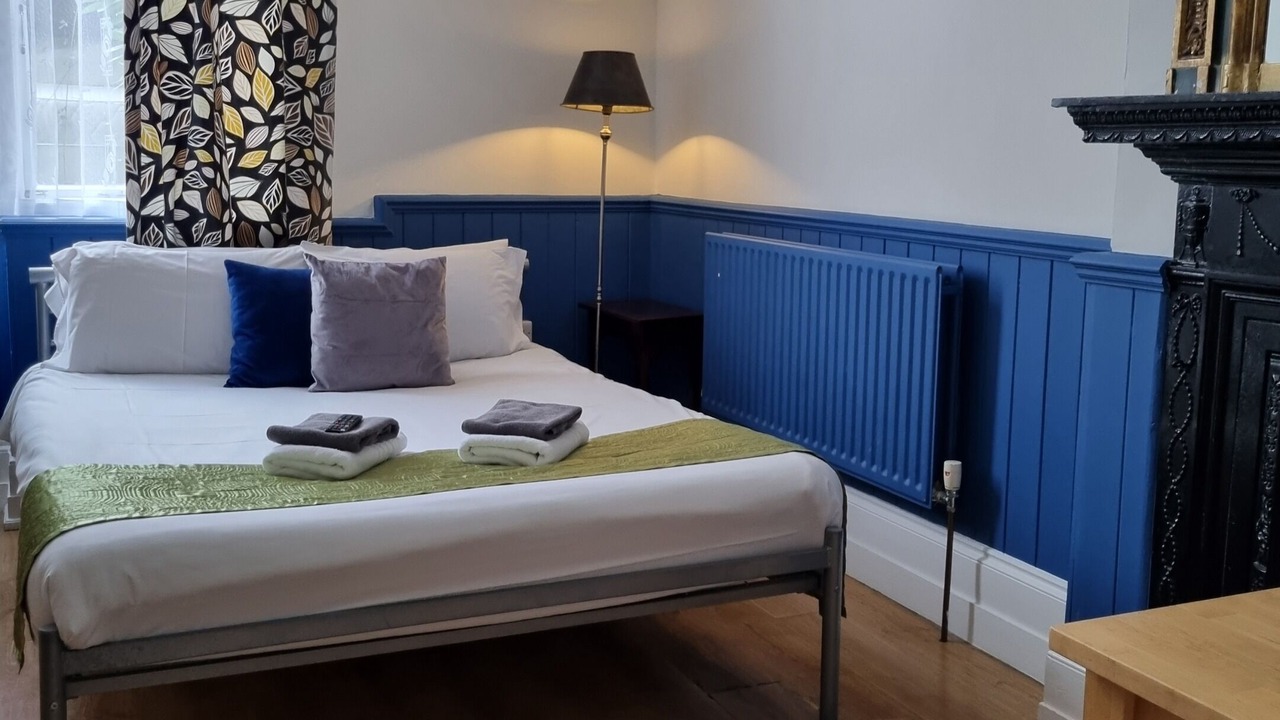 Photo of Bedroom in Mapesbury