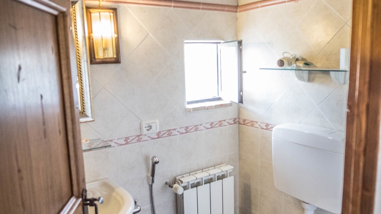 Photo of Bathroom in Montelovesco