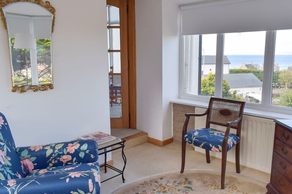 Photo of Livingroom in Seamill