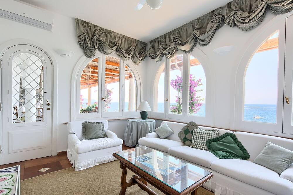 Photo of Livingroom in Massa Lubrense