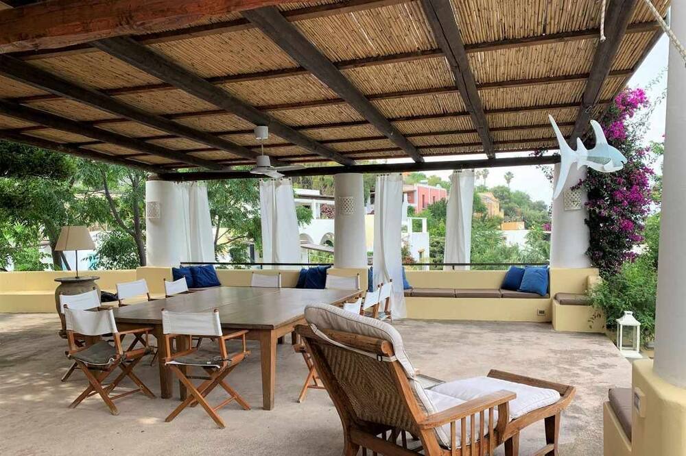 Photo of Patio Balcony in Santa Marina Salina