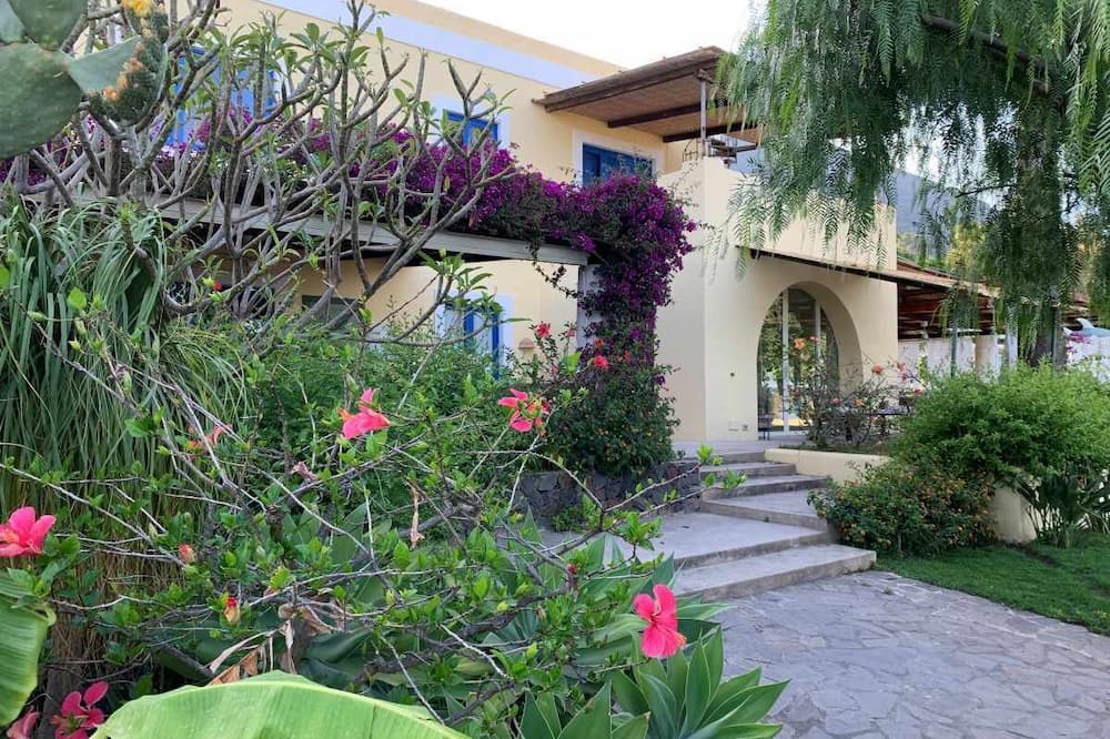 Photo of Outdoor in Santa Marina Salina