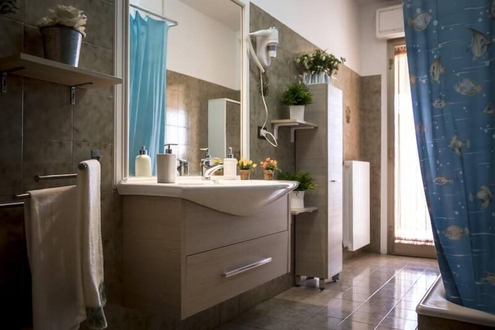 Photo of Bathroom in Martinsicuro