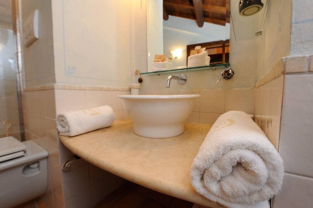 Photo of Bathroom in Scheggino