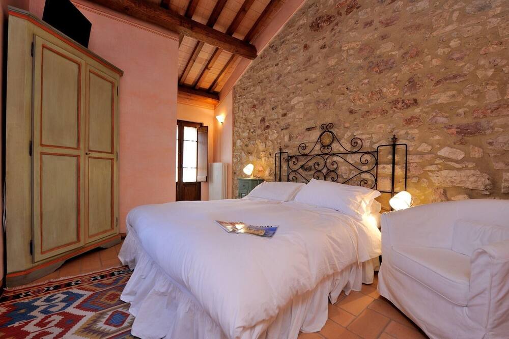 Photo of Bedroom in Scheggino