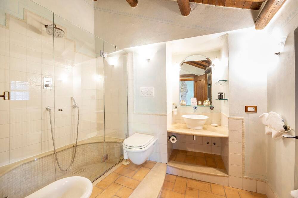 Photo of Bathroom in Scheggino