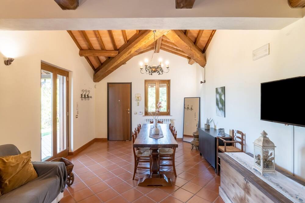 Photo of Livingroom in Giove