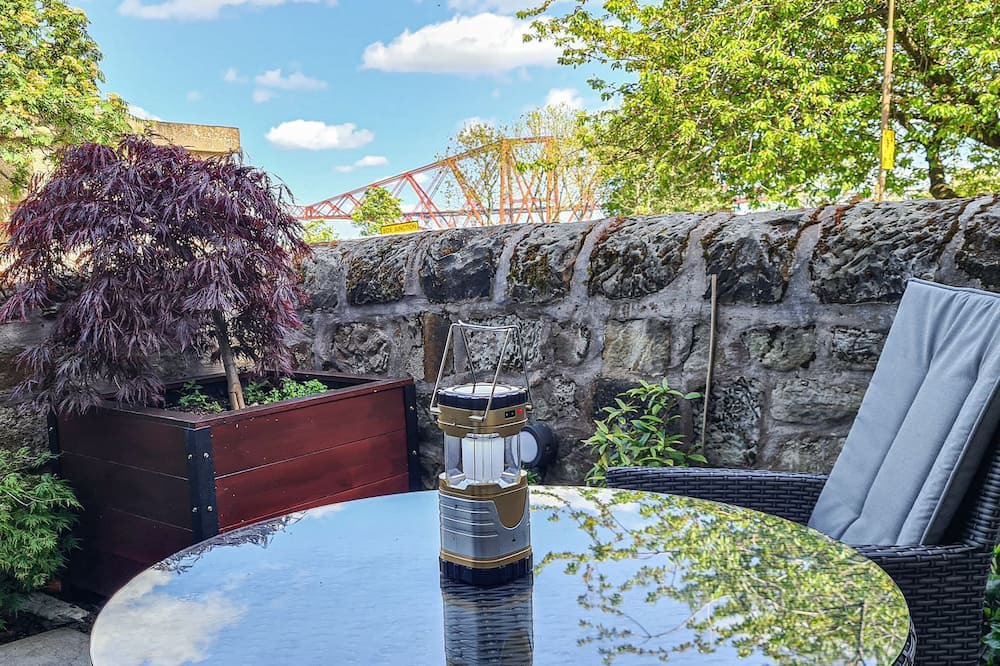 Photo of Patio Balcony in South Queensferry