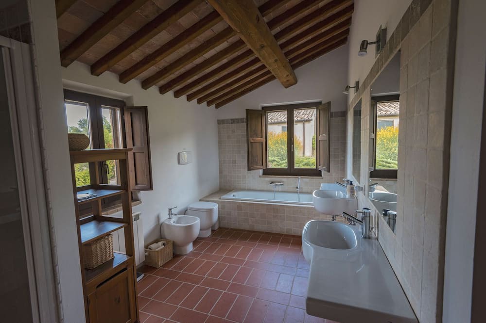 Photo of Bathroom in Santa Maria d'Alto Cielo