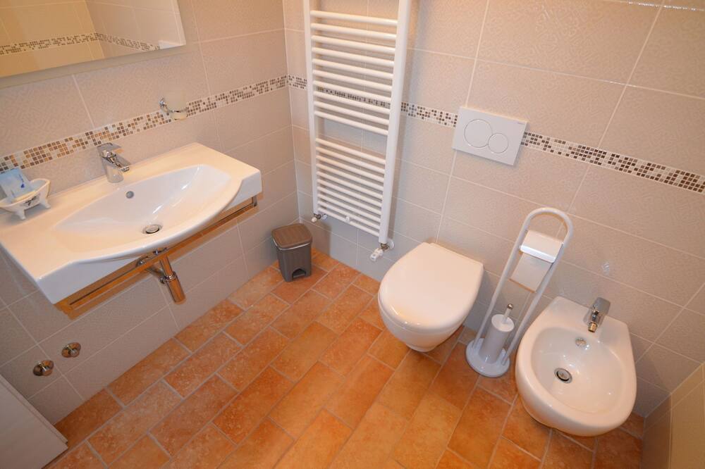 Photo of Bathroom in Gemmano