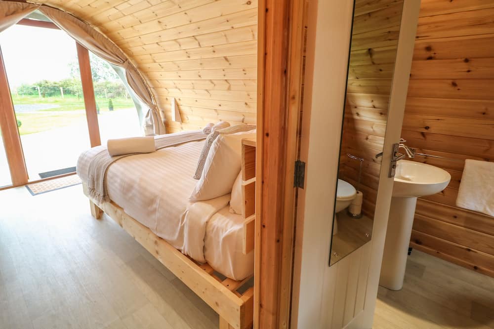 Photo of Bedroom in Armoy