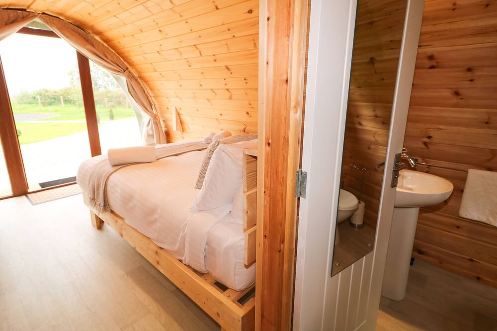 Photo of Bedroom in Armoy