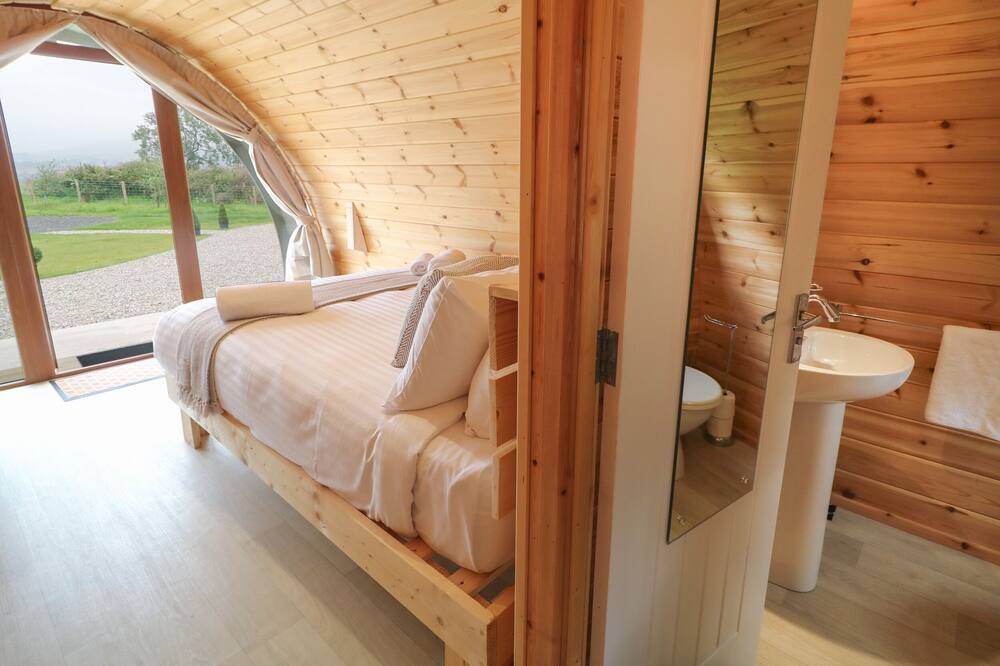 Photo of Bedroom in Armoy