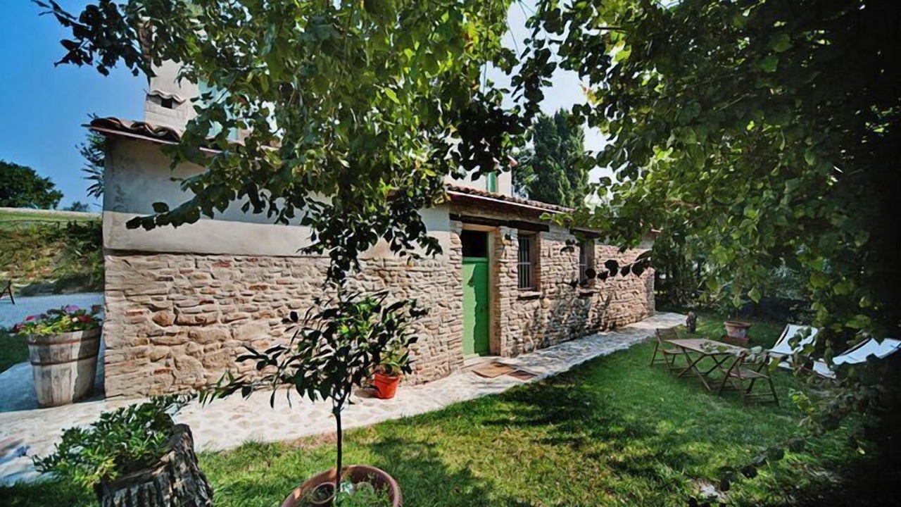 Photo of Buildings in Granarola