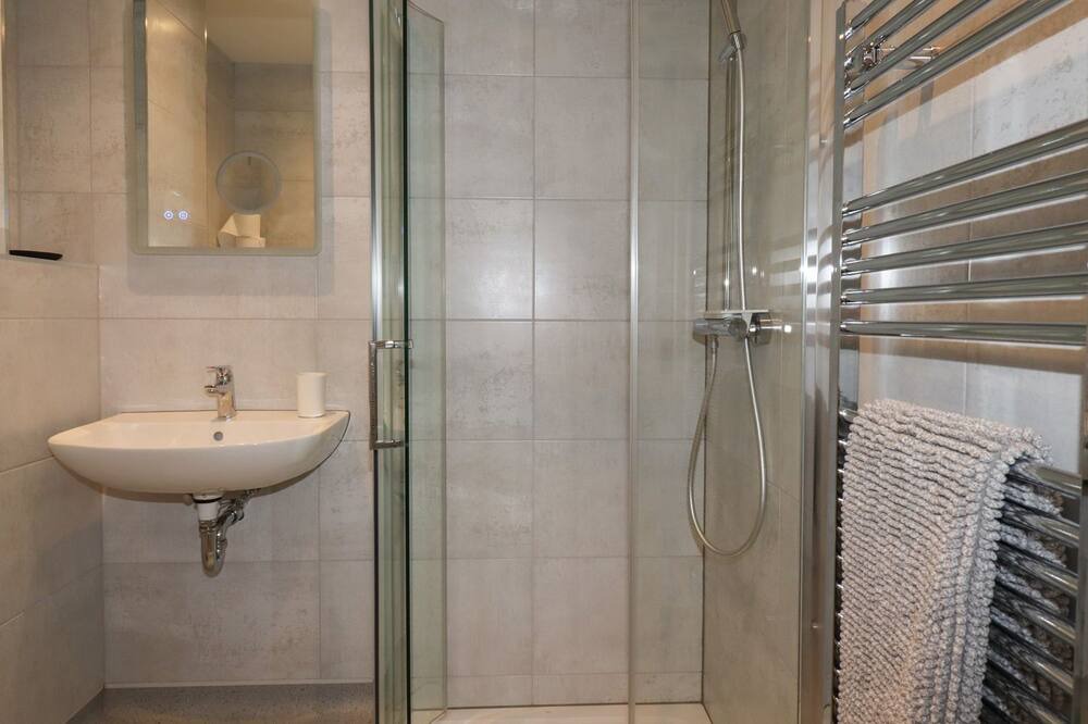Photo of Bathroom in Crantock