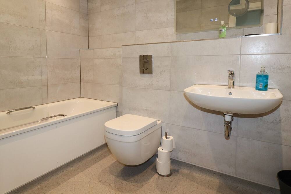 Photo of Bathroom in Crantock