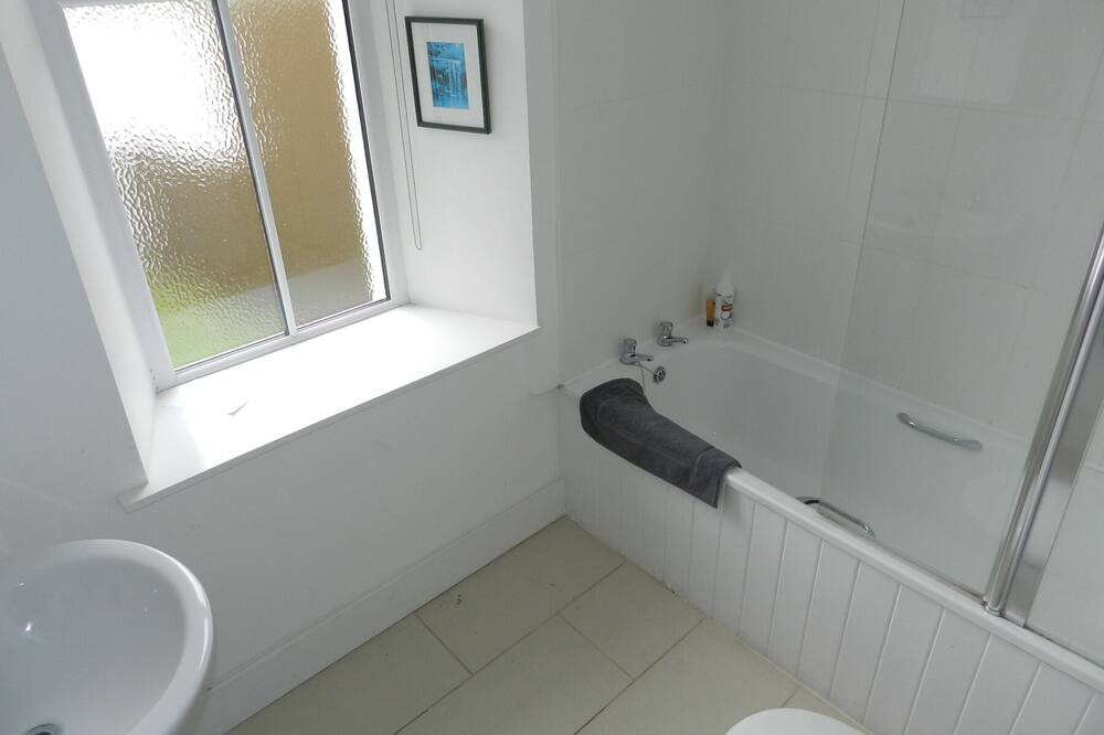 Photo of Bathroom in Alvie