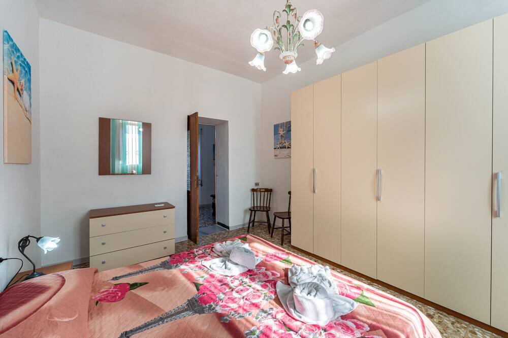 Photo of Bedroom in Nebida