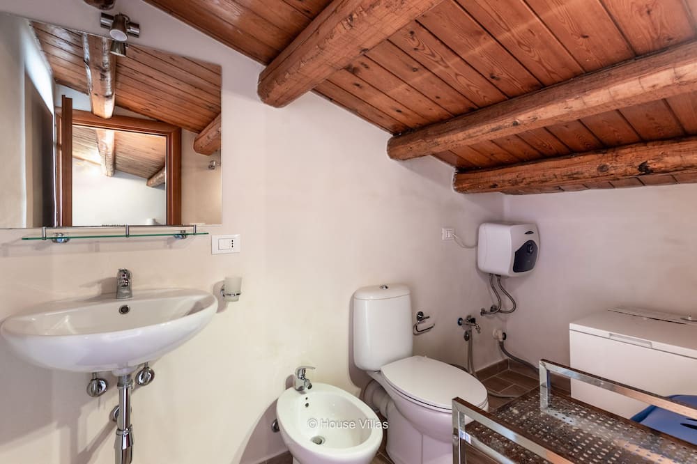 Photo of Bathroom in Calabernardo