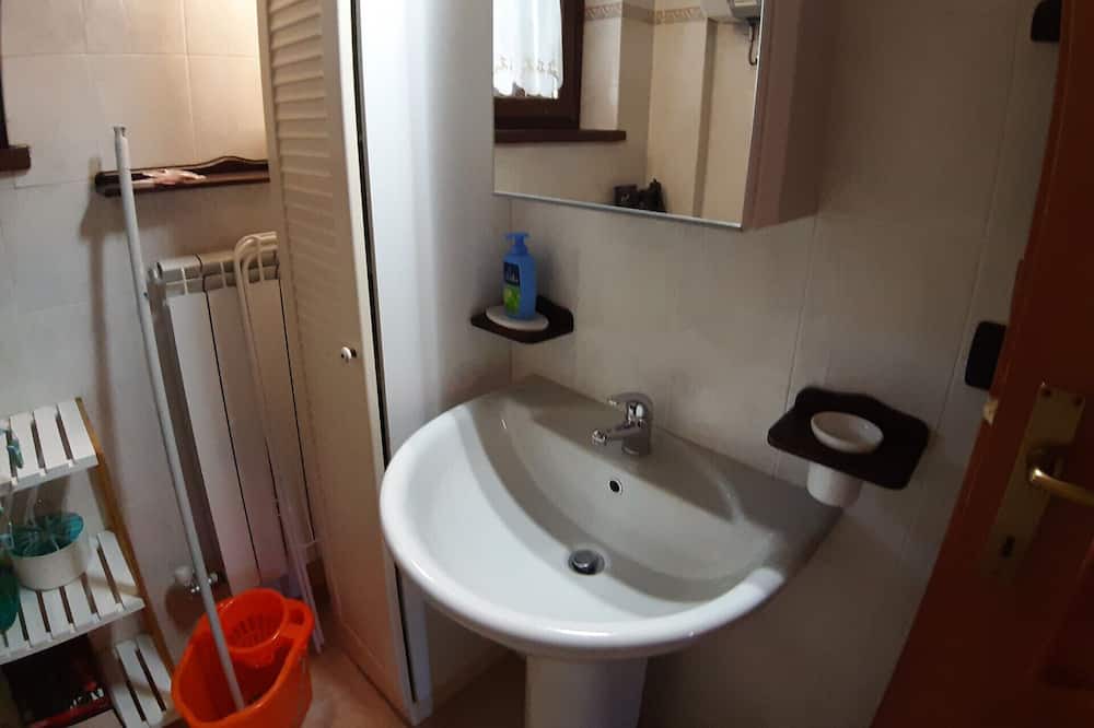 Photo of Bathroom in Periasc