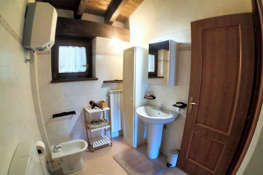 Photo of Bathroom in Periasc