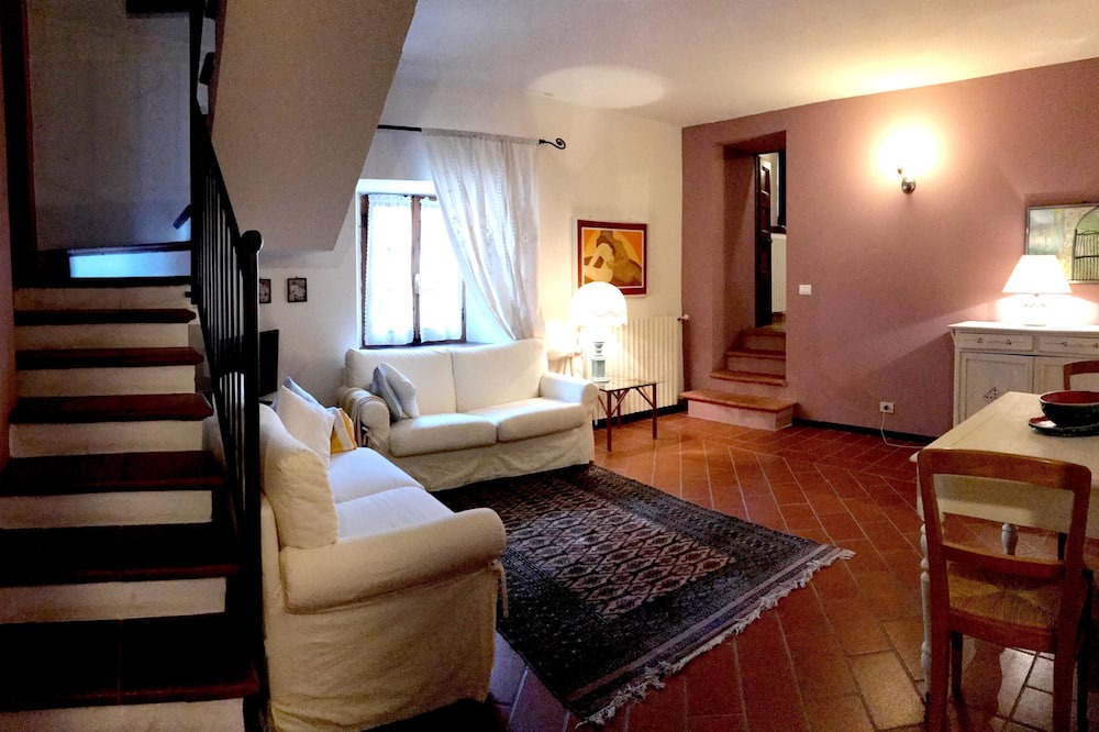 Photo of Livingroom in Massino Visconti