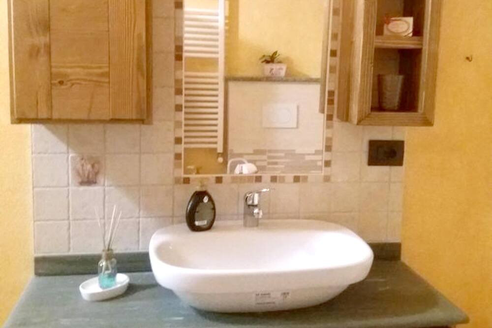 Photo of Bathroom in Aymavilles