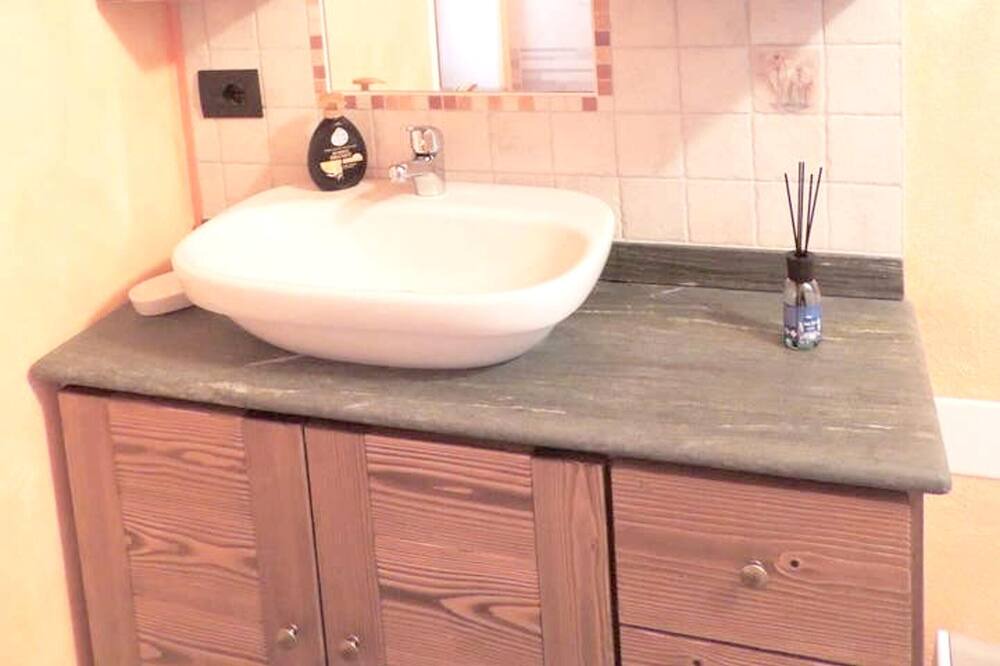 Photo of Bathroom in Aymavilles
