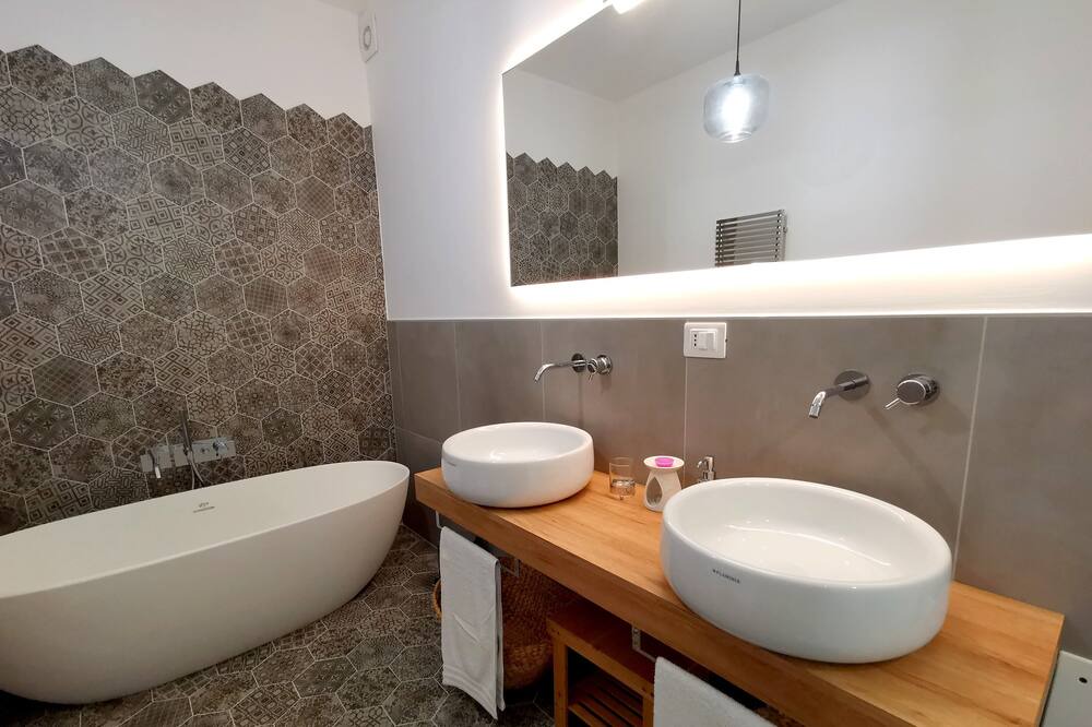 Photo of Bathroom in Laureto