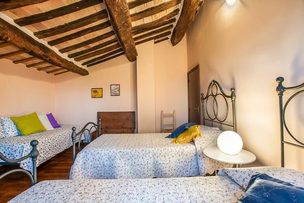 Photo of Bedroom in Acqualagna