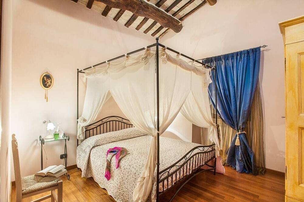 Photo of Bedroom in Acqualagna