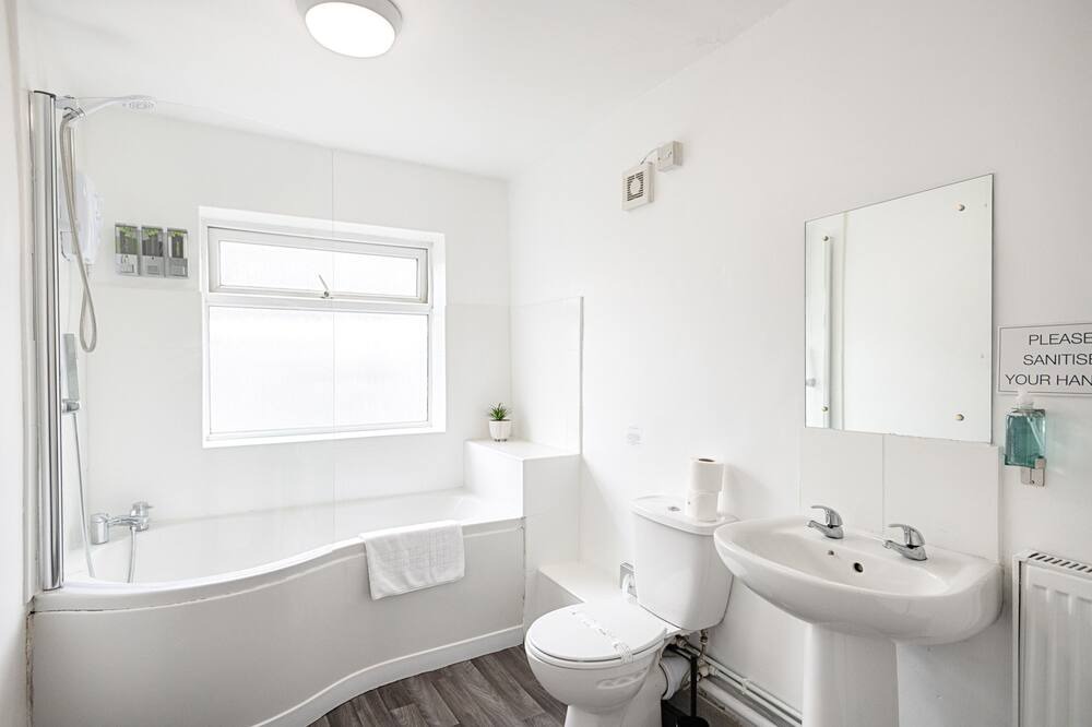 Photo of Bathroom in Sketty