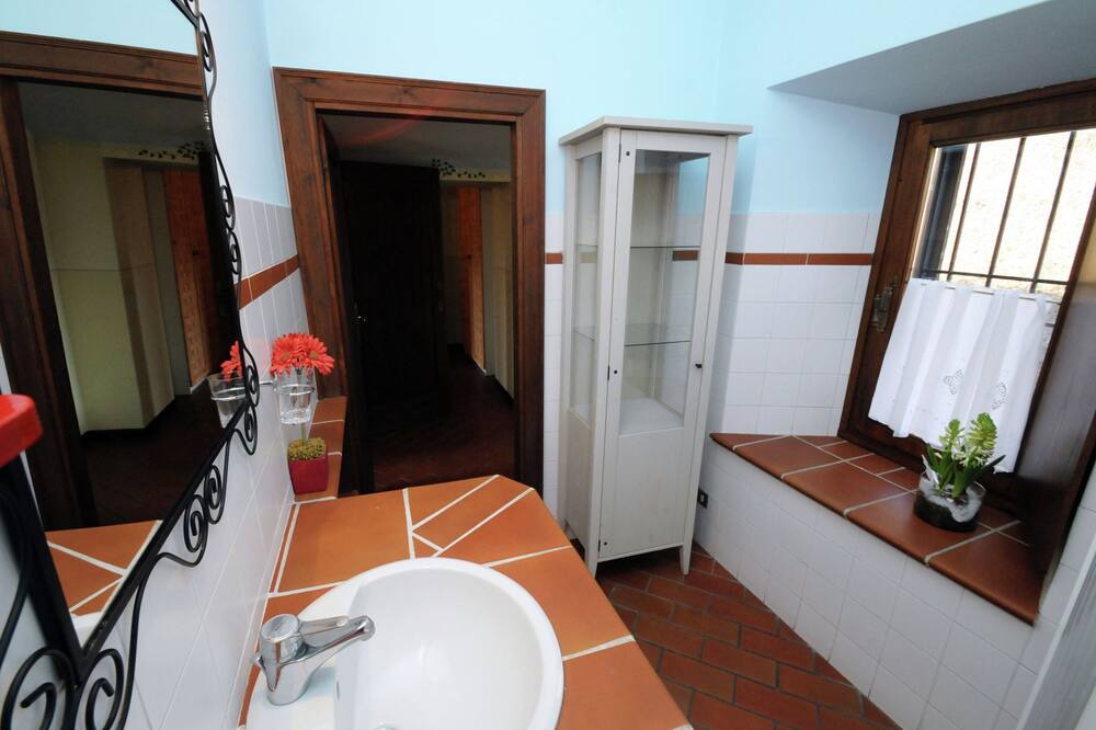 Photo of Bathroom in Monticelli Brusati