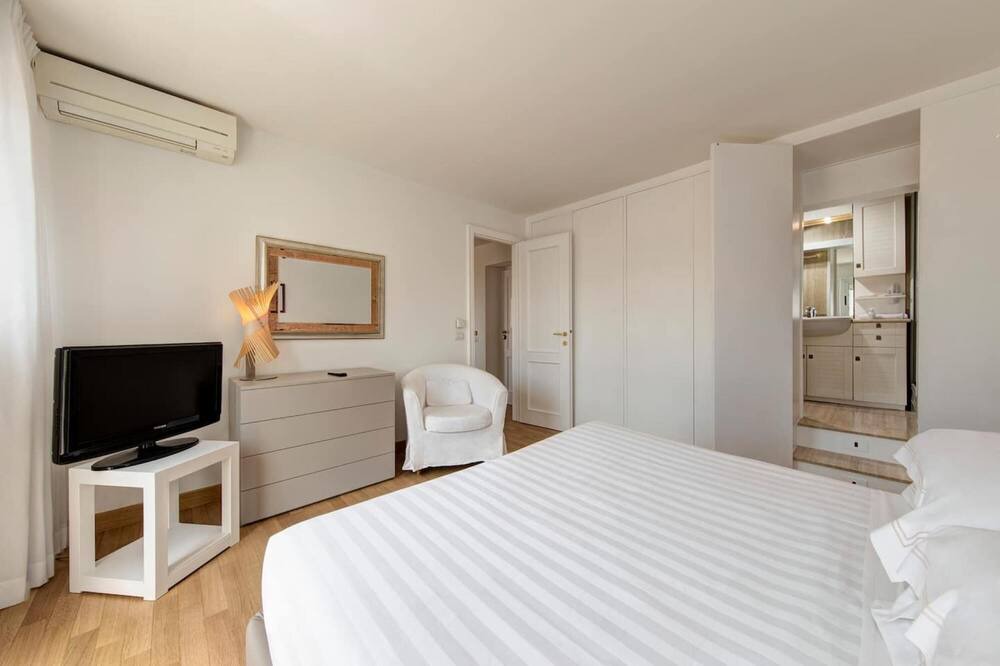 Photo of Bedroom in Quartiere XIII Aurelio