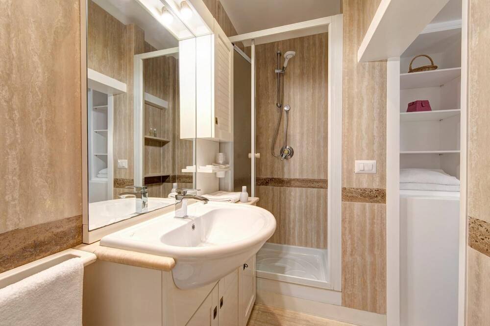 Photo of Bathroom in Quartiere XIII Aurelio