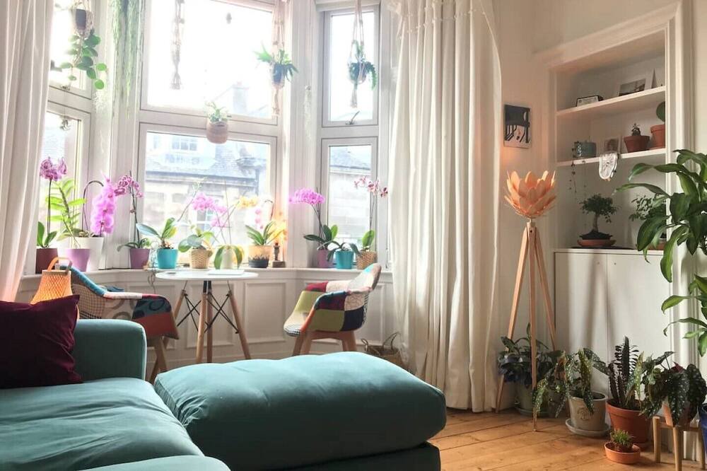 Photo of Livingroom in Newington