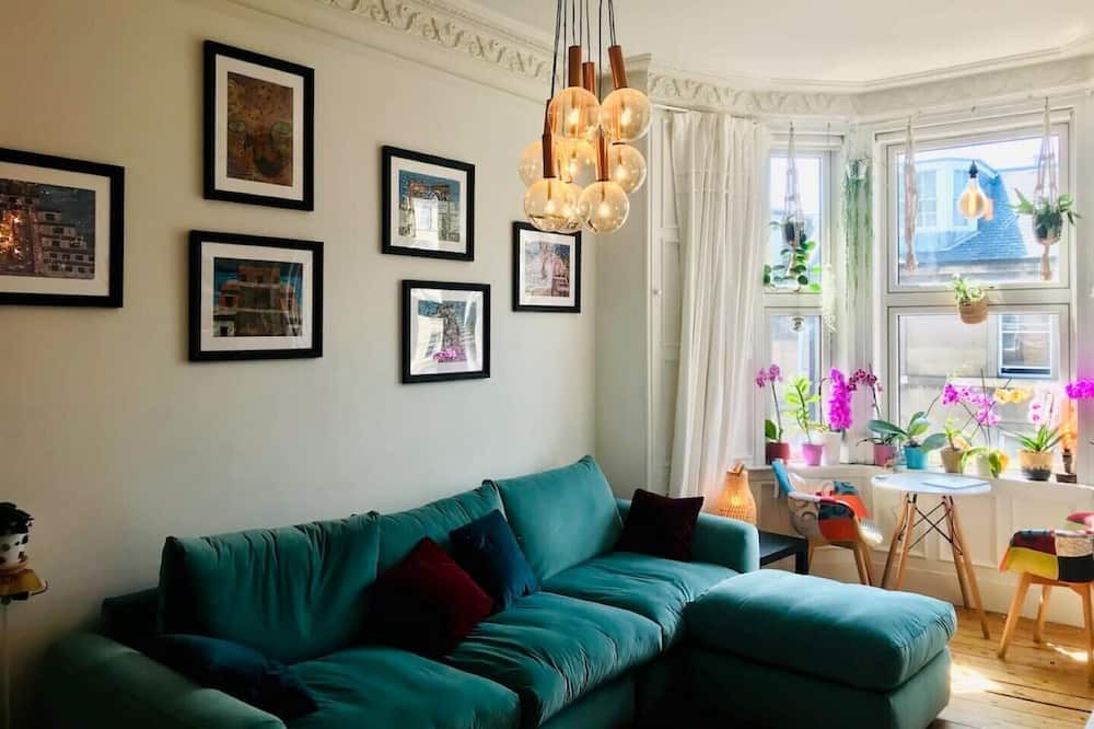 Photo of Livingroom in Newington