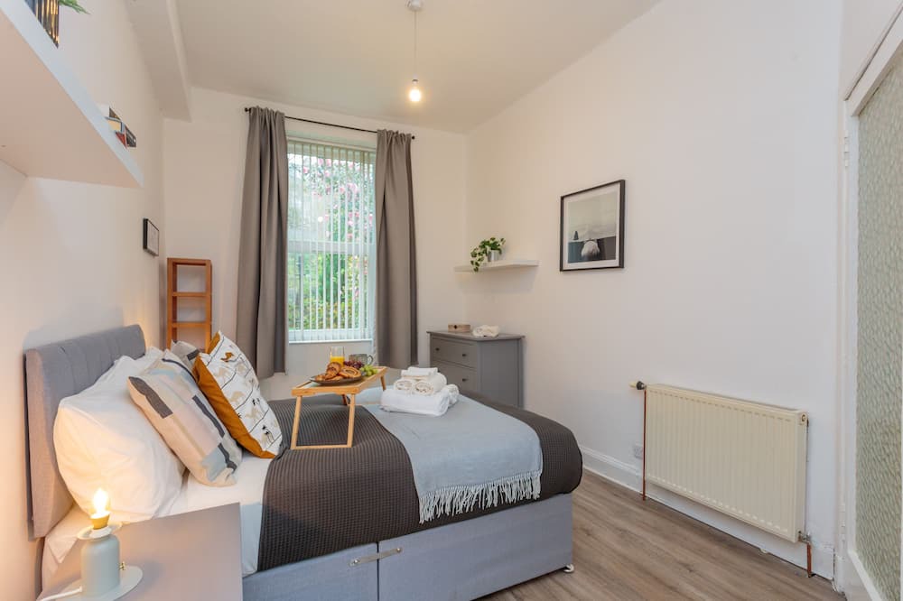 Photo of Bedroom in Newington