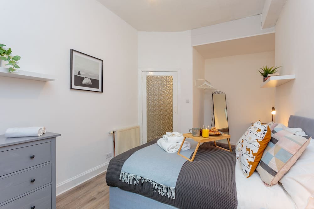 Photo of Bedroom in Newington