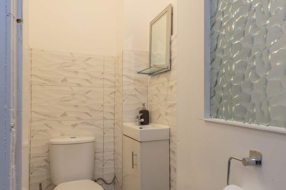 Photo of Bathroom in Newington