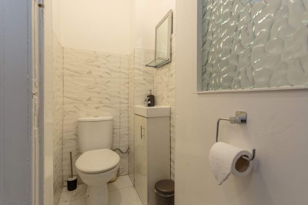 Photo of Bathroom in Newington