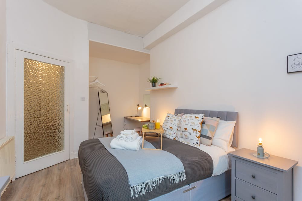 Photo of Bedroom in Newington